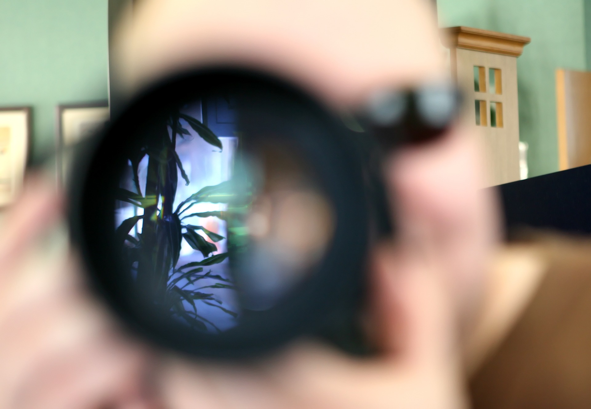 The 15 Nuttiest Celebrity Stalkers Of All Time - popcrunch.com